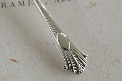 ヴィクトリアン　シェル型サービングスプーン　イギリス　アンティークストリュフ