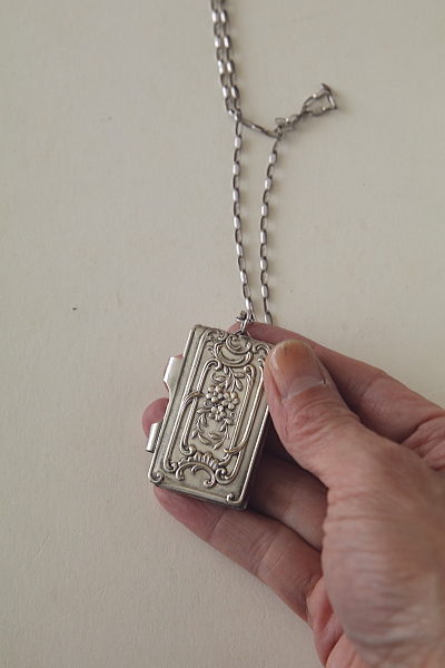 鈴蘭のカルネドバル　フランス　アンティークストリュフ