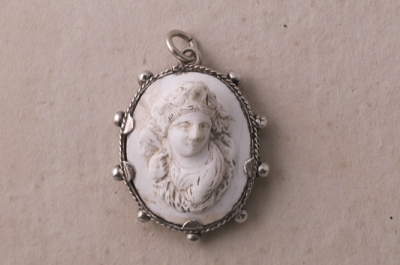 ラーヴァカメオ　シルバーフレームペンダント　イタリア　アンティークストリュフ
