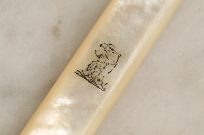 スターリングシルバーデザートフォーク　マザーオブパールハンドル　龍紋　William Gibson & John Lawrence Langman　イギリス　アンティークストリュフ