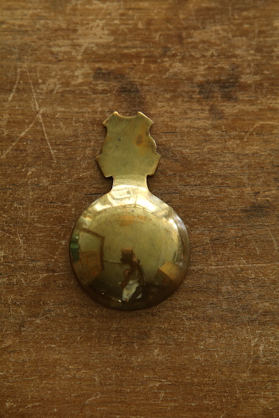 スーベニールブラスティーキャディースプーン　メイソンリー　イギリス　アンティークストリュフ