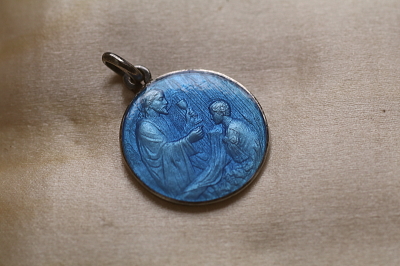 カラーエナメルのメダイ　スペイン　アンティークストリュフ