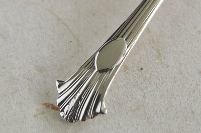 ヴィクトリアン　シェル型サービングスプーン　イギリス　アンティークストリュフ