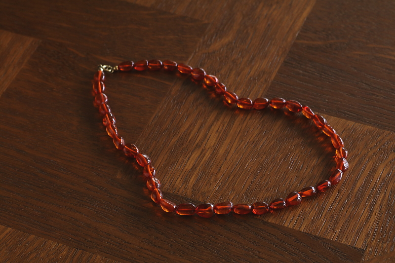 アンバービーズネックレス　ヴィンテージ　ヨーロッパ　アンティークストリュフ