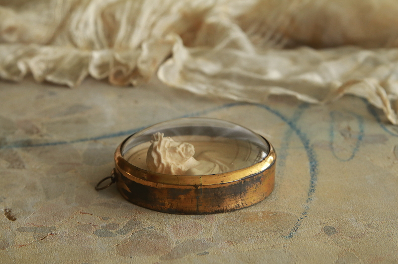 海泡石のイエス胸像　ガラスドーム　フランス　アンティークストリュフ