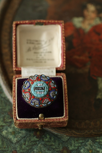 マイクロモザイクのスーベニールブローチとクロスペンダント　イタリア　アンティークストリュフ