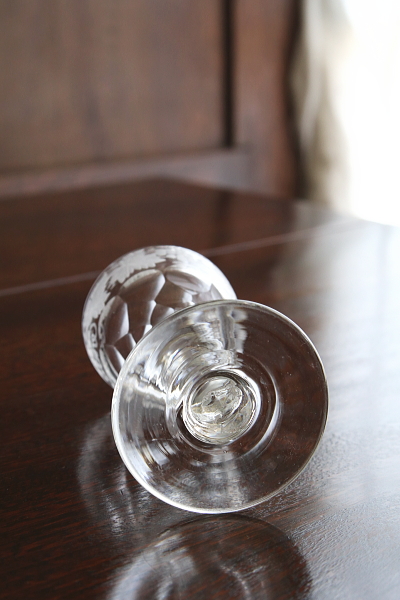 葡萄文カットクリスタルリキュールグラス　ヴィクトリアン　イギリス　アンティークストリュフ