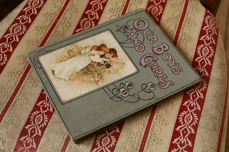 エドワーディアンの児童書　our boys and  girls　イギリス  アンティークストリュフ