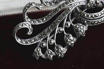 マーカサイトシルバーブローチ　スズラン　ヨーロッパ　アンティークストリュフ