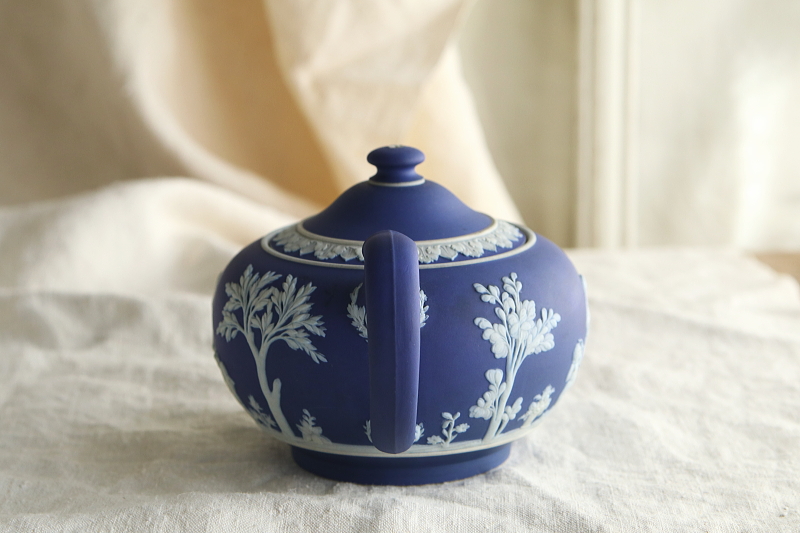 WEDGWOOD　ジャスパーウェアティーポット　イギリス アンティークストリュフ