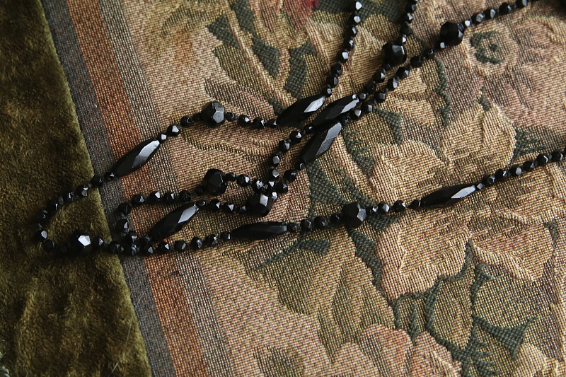 フレンチジェットロングネックレス　ヴィクトリアン　イギリス アンティークストリュフ