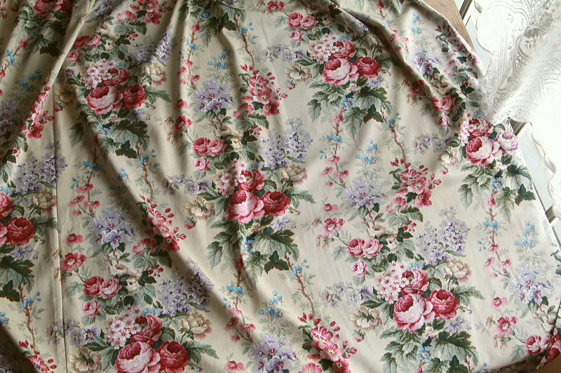 薔薇のヴィンテージカーテン　イギリス　アンティークストリュフ