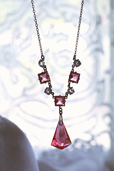 ピンクガラスシルバーネックレス　ヨーロッパ　アンティークストリュフ