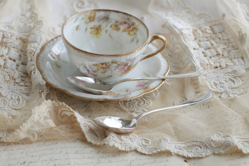 クリストフル Christofle　花のモノグラムティースプーン　フランス　アンティークストリュフ