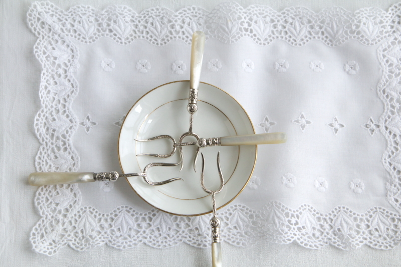 小さなサービングフォーク　ヴィクトリアン　イギリス　アンティークストリュフ