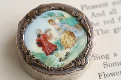 ロココのミニアチュール　パウダーケース　フランス　 アンティークストリュフ