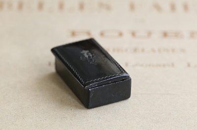 パピエマシェのスナッフボックス　イギリス　ヴィクトリアン アンティークストリュフ