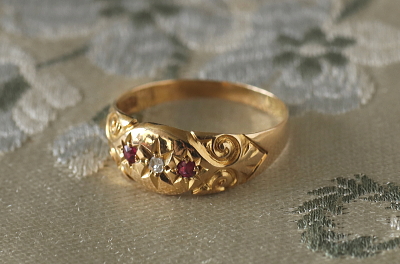 ダイヤモンドアンドルビー　ジプシーリング　イギリス