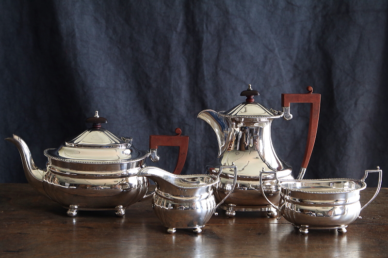 シルバープレートティー4点セット　イギリス　アンティークストリュフ