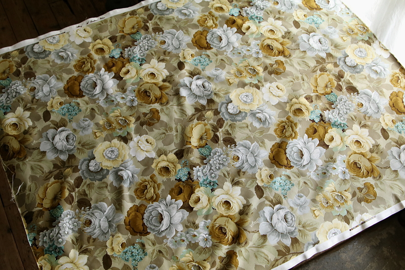 薔薇と勿忘草のヴィンテージプリントファブリック　sanderson イギリス　アンティークストリュフ