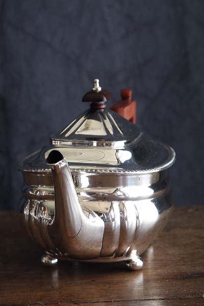 シルバープレートティー4点セット　イギリス　アンティークストリュフ