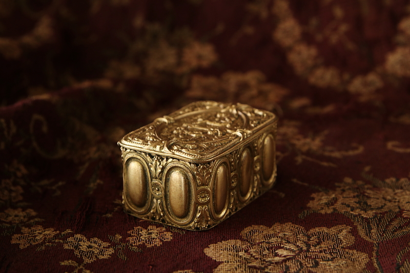 天使たちブラスジュエリーボックス フランス　アンティークストリュフ