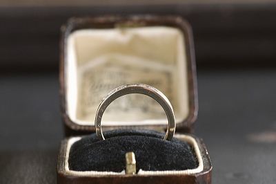 メレダイヤハーフエタニティリング　イギリス　アンティークストリュフ