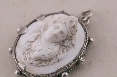 ラーヴァカメオ　シルバーフレームペンダント　イタリア　アンティークストリュフ