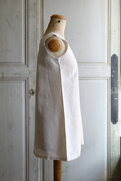 モノグラム刺繍のリネンナイティ　フランス　アンティークストリュフ