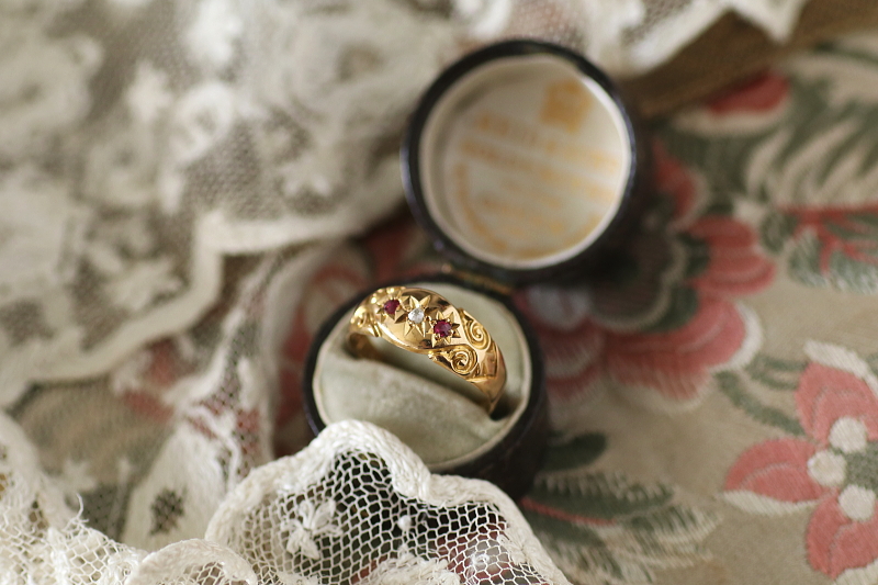 ダイヤモンドアンドルビー　ジプシーリング　イギリス