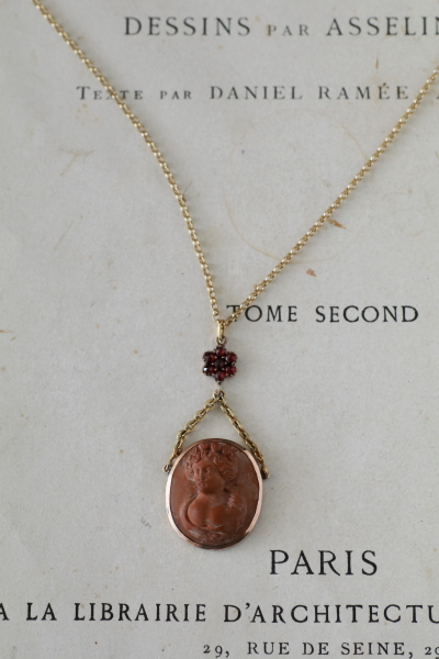 ラーヴァカメオガーネットペンダント　イタリア　アンティークストリュフ