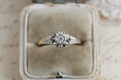 プラチナフェイス　ダイヤモンドソリテールリング　エンゲージ　婚約指輪　イギリス　アンティークストリュフ