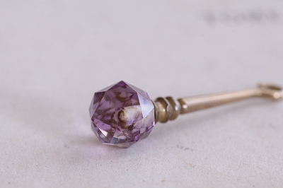 シトリンとアメシストのボタンフック　イギリス アンティークストリュフ