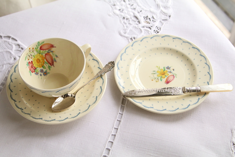 susie cooper スージークーパー　プランタン　ティーカップ　ティートリオ　イギリス　アンティークストリュフ