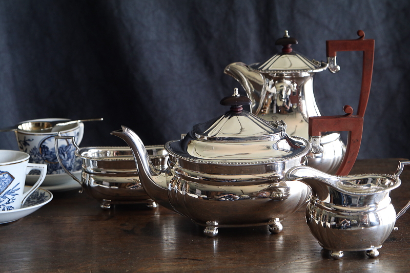 シルバープレートティー4点セット　イギリス　アンティークストリュフ