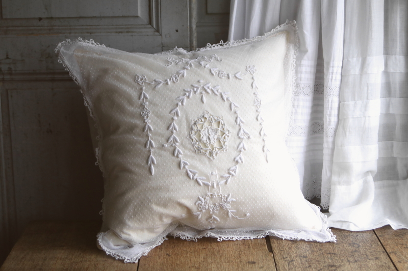 チュールレースクッションカバ- ピローケース　イギリス　アンティークストリュフ