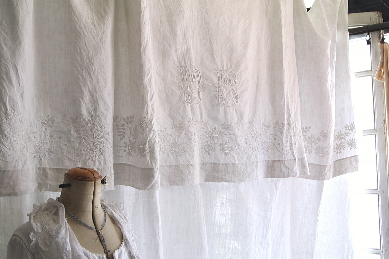 　エンブロイダリー　ファインリネンシーツ　フランス　アンティークストリュフ 20250722