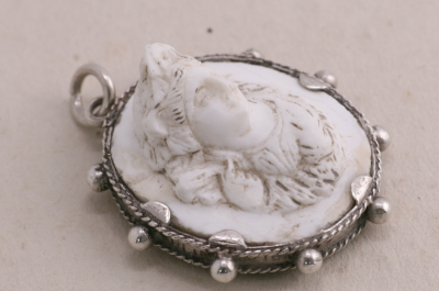 ラーヴァカメオ　シルバーフレームペンダント　イタリア　アンティークストリュフ