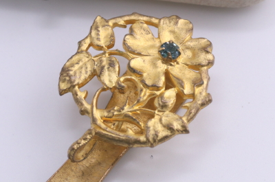 アールヌーボーの花シャトレーンフック　フランス　アンティークストリュフ