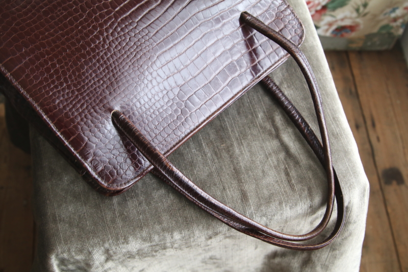 バーガンディレザーのハンドバッグ　イギリス　アンティークストリュフ