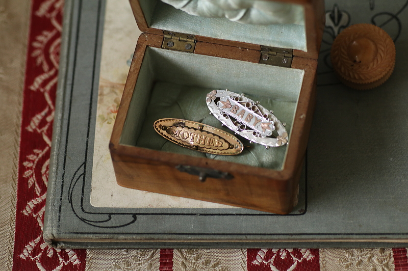 MOTHER AND BABY ブローチ　ヴィクトリアン　イギリス アンティークストリュフ