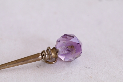 シトリンとアメシストのボタンフック　イギリス アンティークストリュフ