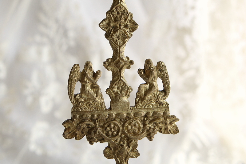 ガラス台の真鍮クロスオーナメント　天使　フランス アンティークストリュフ
