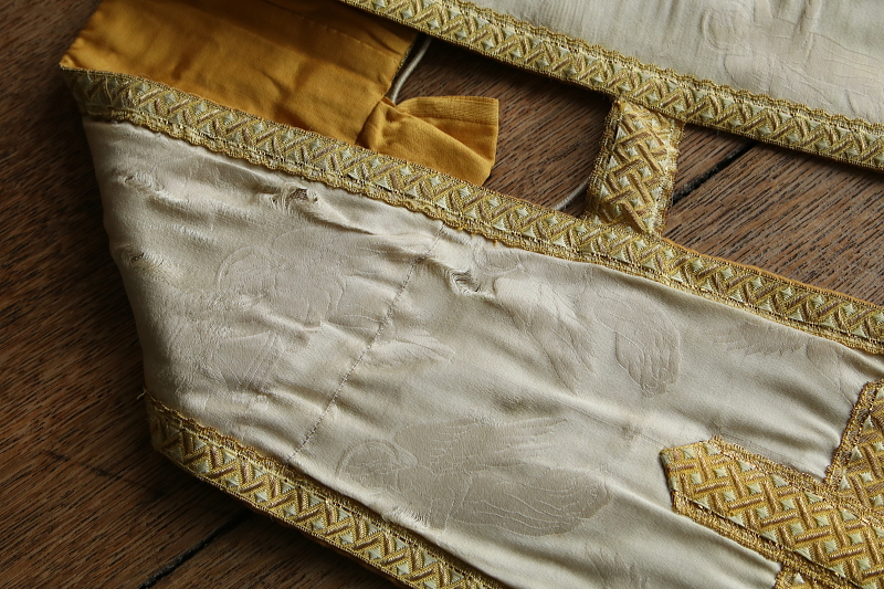天子のシルクダマスクの聖衣　フランス アンティークストリュフ 20251224