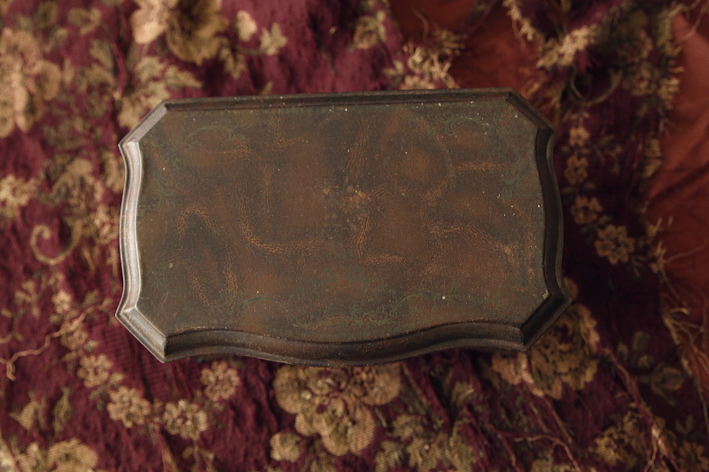 Mcvitie and Price　マクビティ　ビスケット缶　アンティークストリュフ