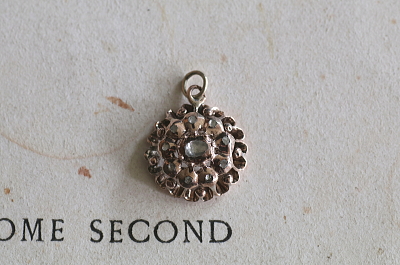 ローズカットダイヤモンド　シルバーペンダント　ヨーロッパ　アンティークストリュフ