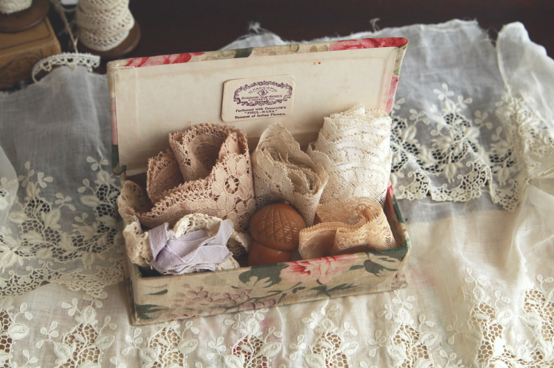 小さな薔薇のカルトナージュ　falcon works イギリス