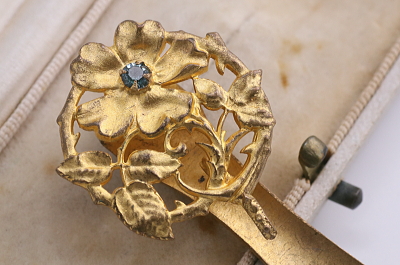 アールヌーボーの花シャトレーンフック　フランス　アンティークストリュフ