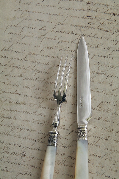 マザーオブパールハンドルデザートナイフ＆フォーク　イギリス　アンティークストリュフ