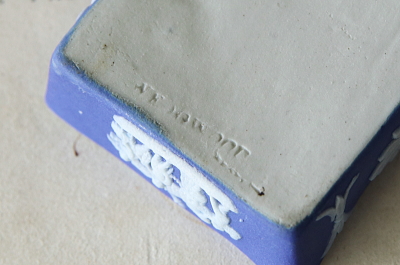 ジャスパーウェアのマッチボックス　wedewood ウェッジウッド　イギリス　アンティークストリュフ